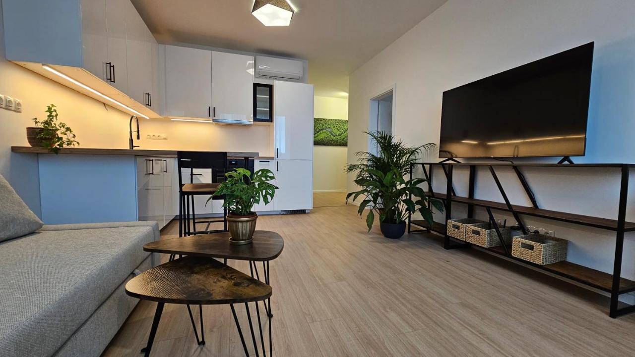 2 Room Apartment With Terrace, New Building, 413 Bratislava Buitenkant foto